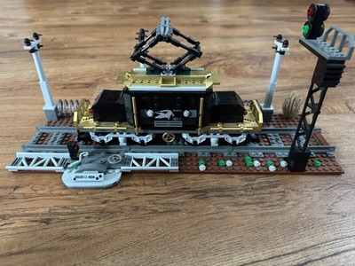 Crocodile Locomotive Brick Train. Lightly used complete set.
