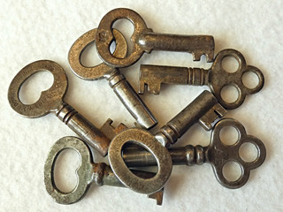 LOT X 7 Antique Vintage Small Hollow Barrel Skeleton Keys
