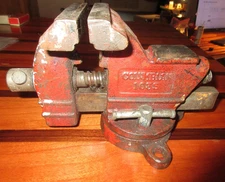 Vintage Columbian 1035 - 3 1/2" Jaws Swivel Base Bench Vise W/Anvil & Pipe Jaws 