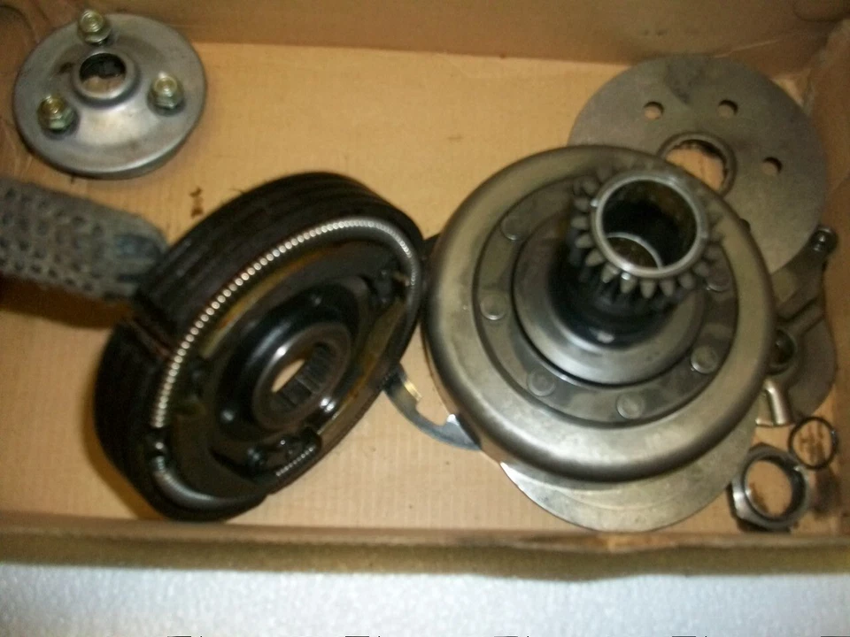 82 83 84 85 honda atc185 atc200 atc200s atc 200es BOTH CLUTCHES  shoe drum NICE! - Image 3 of 4