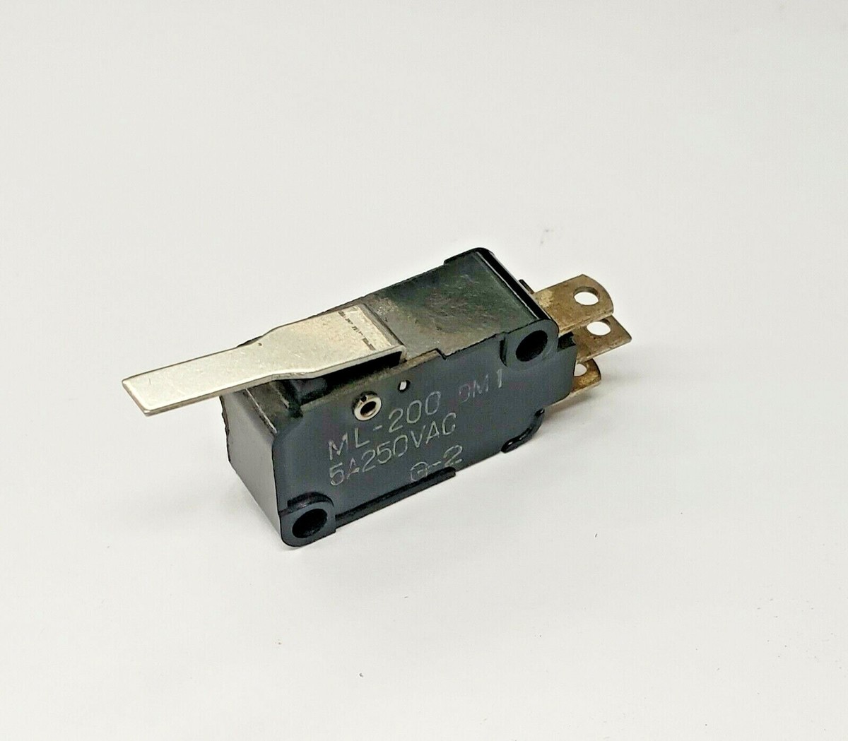 Mulon ML-200 DM1 Microinterruttore A Leva Corta SPDT | 5A 250VAC, New Old Stock