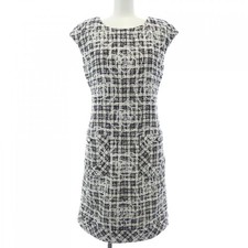 Authentic CHANEL P49103V35968 Dress #230-000-364-4675
