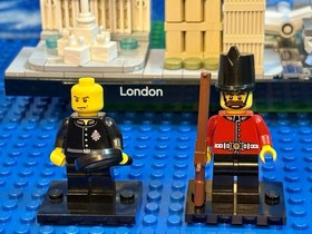 LEGO British lot Complete 21034 London 40220 Double decker Bus, Plus Minifigures