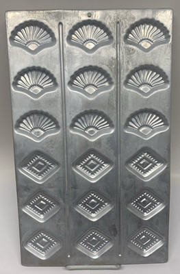Wilton 1984 Barcelona Classic Cookie Pan, Makes 18 Cookies Fan DIamond