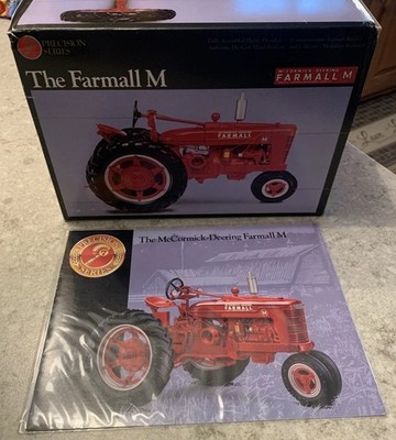 1/16 McCormick Deering Farmall M Tractor W/ Narrow Front Precision Series #7