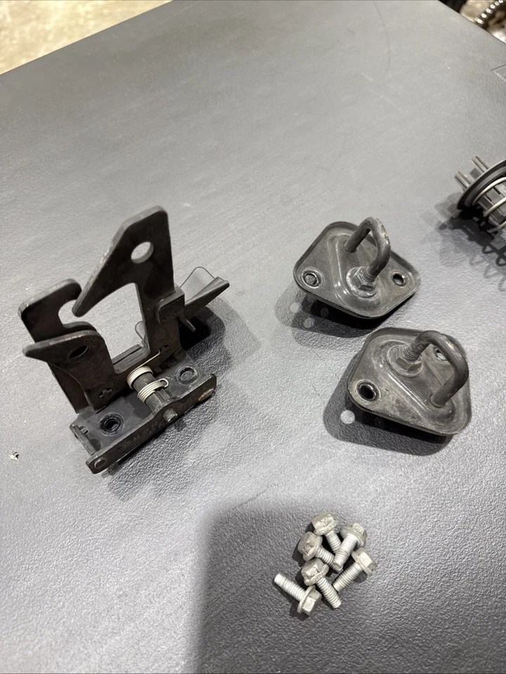 Conjunto de bloqueo de pestillo de capó Mercedes-Benz E250 E550 E63 2014 W212 OEM Foto 2 de 2