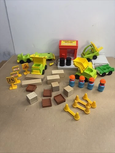 Vintage Fisher Price Little People Lift and Load Lumber Yard #944
