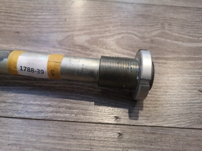 Kawasaki ZX9R ZX900E 00 01 Schwingenachse Schraube Swing Arm Axle