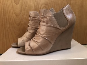 bcbg wedge boots