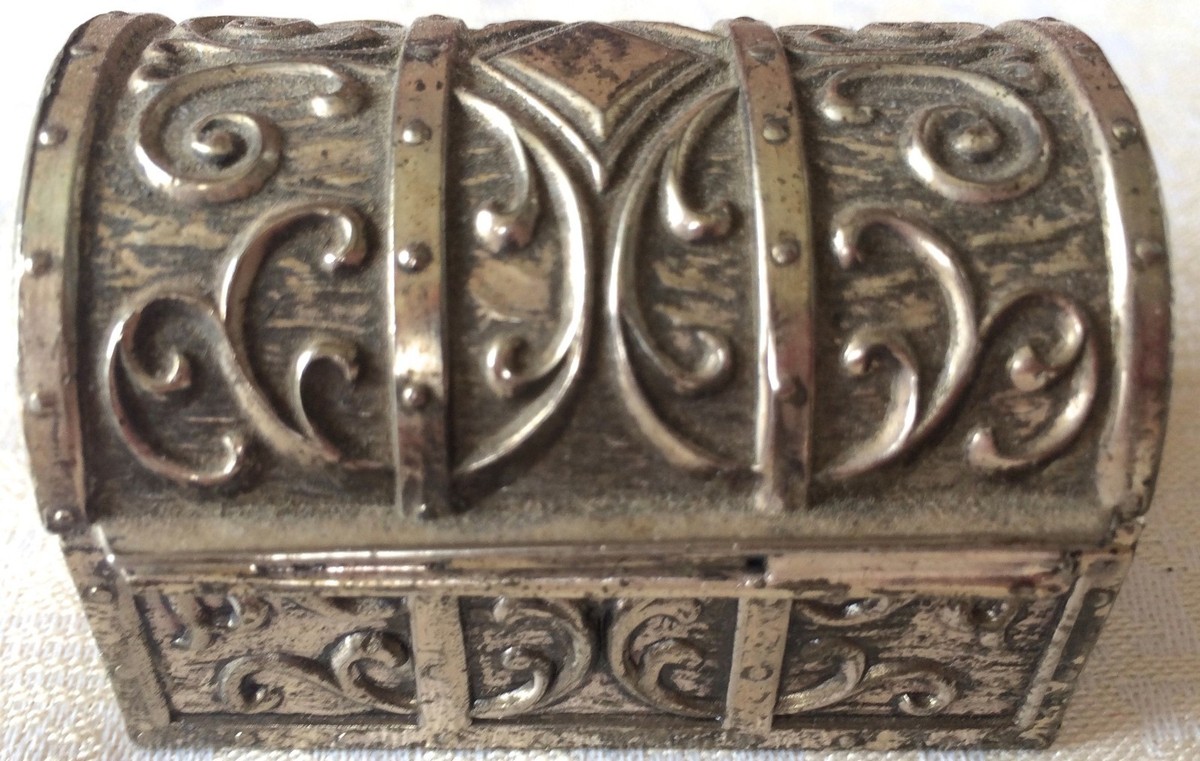 Vintage Silver Embossed Jewelry /Trinket Box (8147), Made in Vintage Silver Embossed Jewelry /Trinket Box (8147), Made in