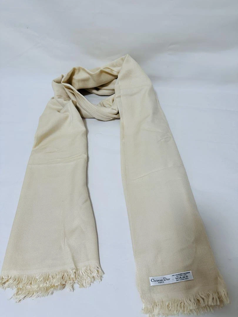 Authentique foulard Christian Dior beige cachemire soie 225 x 65 cm saison hiver
