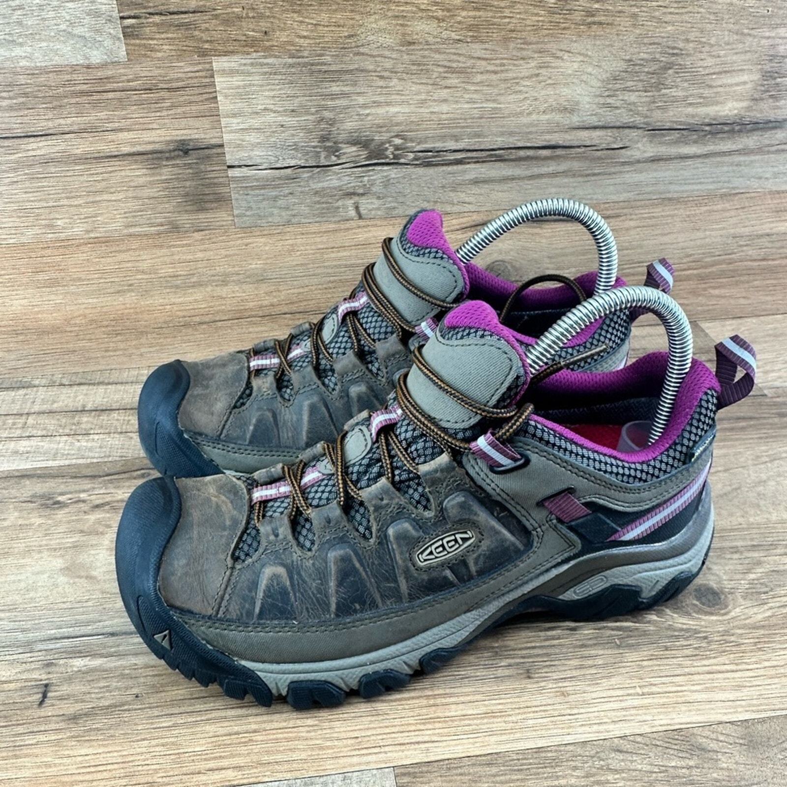 Scarpe da trekking impermeabili marroni Keen Targhee III 101854 da donna taglia 7 5