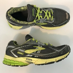 brooks ravenna 9 yellow