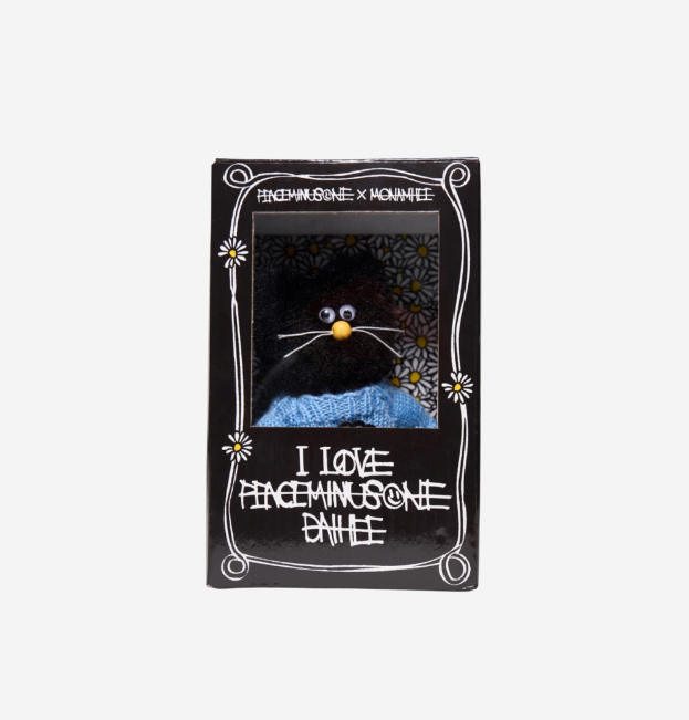 Monamhee x Peaceminusone Daihee/Syhee Plush Keyring GD Black Monamhee x Peaceminusone Daihee/Syhee Plush Keyring GD Black