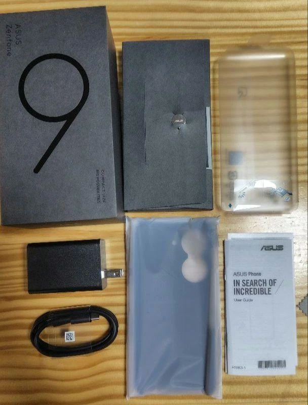 Asus Zenfone 9 128GB Nero Sbloccato 8GB di RAM Sim Gratis Funzionante Ottimo - Immagine 2 di 4