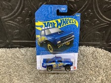 2026 Hot Wheels Pearl and Chrome '87 Dodge D100 4/6