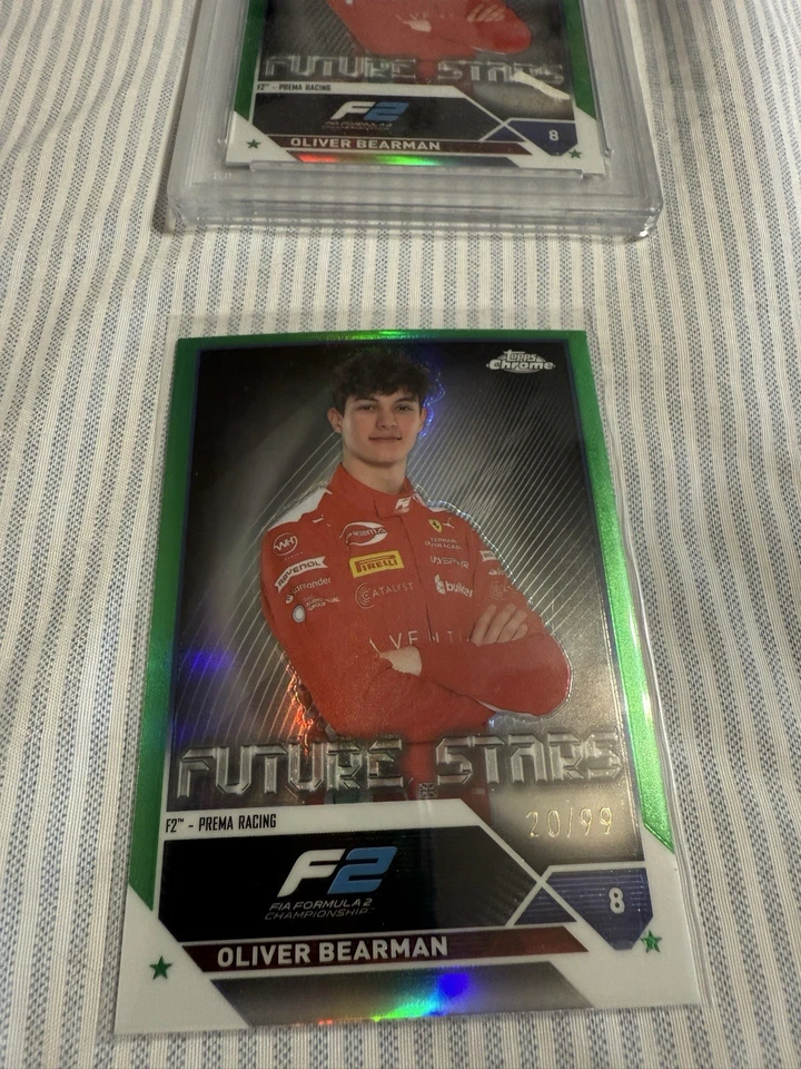 Coches de Fórmula 1 F2 cromados Topps 2023 Oliver Bearman #71 Starter Collection F2 Foto 2 de 4