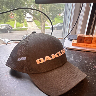 Oakley Men's Black Solid Mesh Back Trucker Baseball Cap Hat One Size