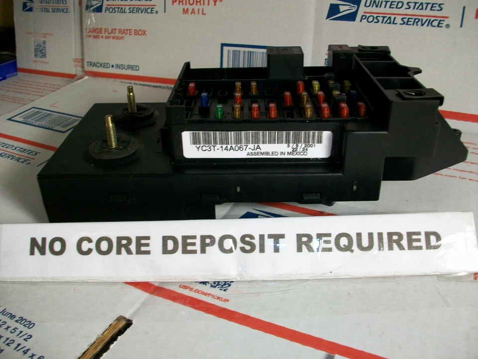 CAJA DE FUSIBLES FORD F250 F350 SUPER DUTY RECONSTRUIDA YC3T-14A067-JA 2000 2001 2002 2003 Foto 3 de 4