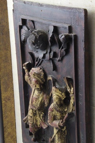 Antiguo panel chino enmarcado tallado a mano de madera rojo y dorado en relieve tallado - Imagen 11 de 12