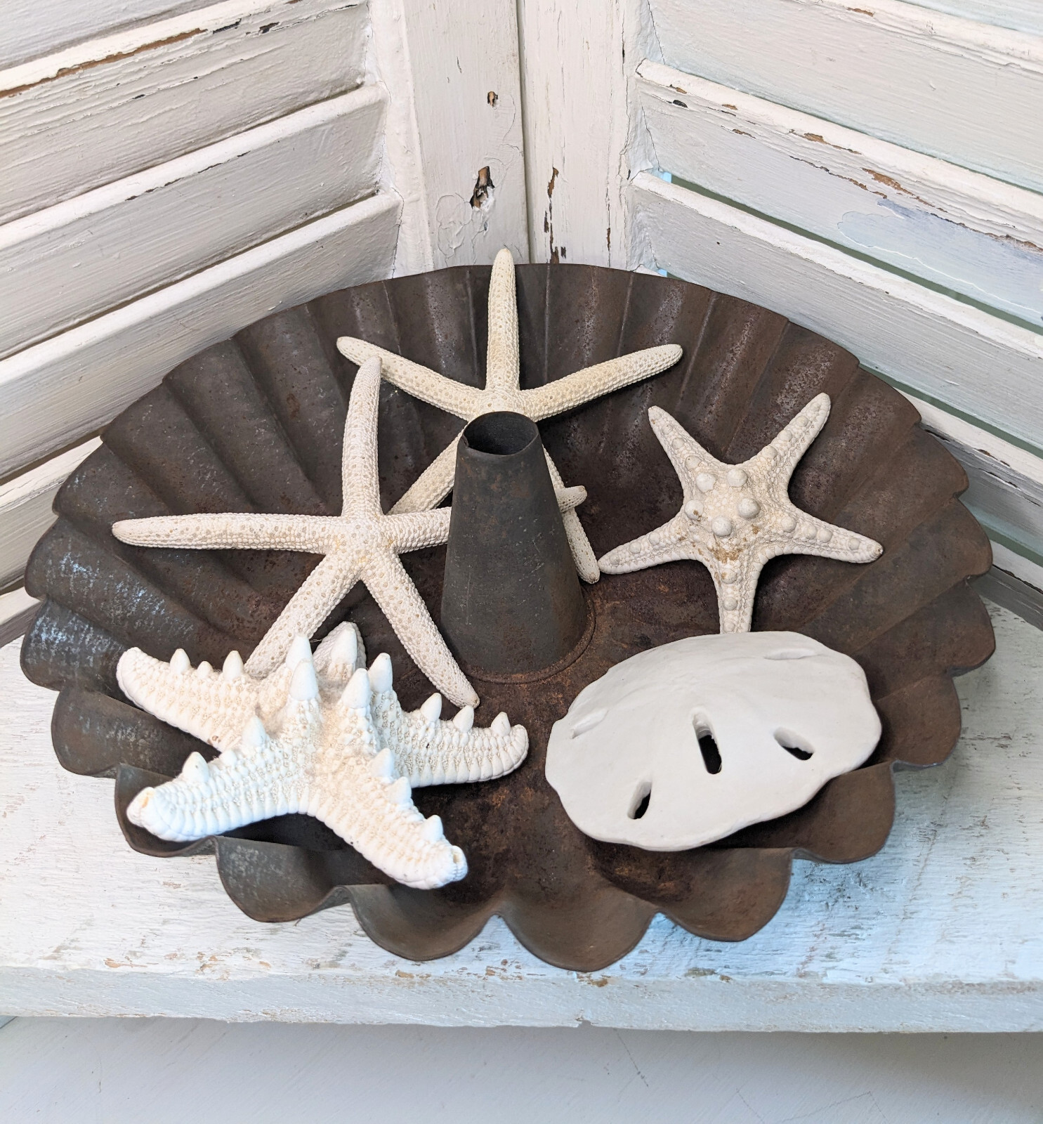 VINTAGE Bundt or Brioche Pan FLUTED Antique PRIMITIVE Country Farmhouse