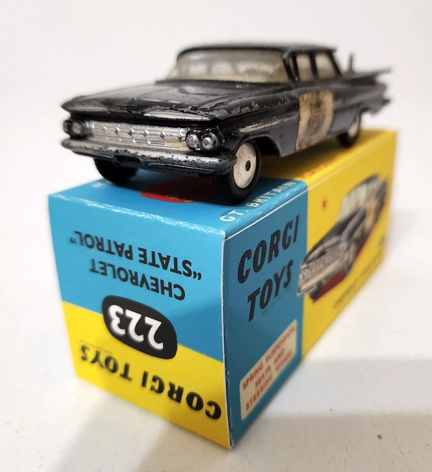 Vintage Corgi Toys #223 Chevrolet Impala State Patrol Police Car Made in Britain - Image 3 of 4