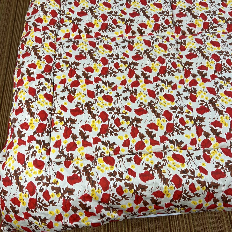 Liz Claiborne NY Twin Comforter and Pillow Sham Red Yellow White Floral 64x84 - Image 4 of 4