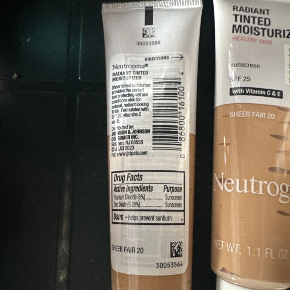 2xNeutrogena - Radiant Tinted Moisturizer Sunscreen  Sheer Fair 20 - New - Image 2 of 2