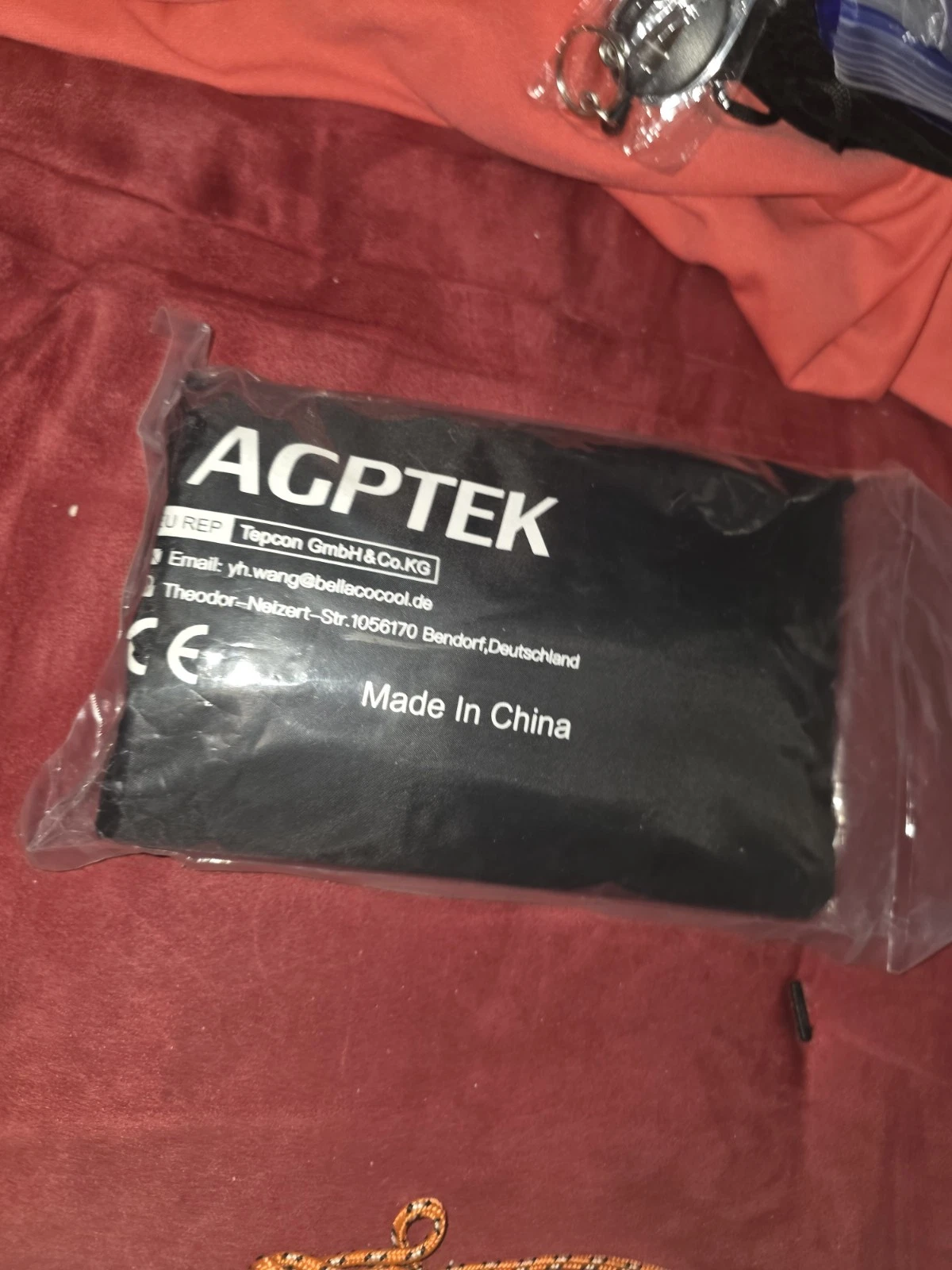 AGPTEX Large Adult Raincoat with Hood NEW OPEN BOX Never Used
Opens in a new window or tab