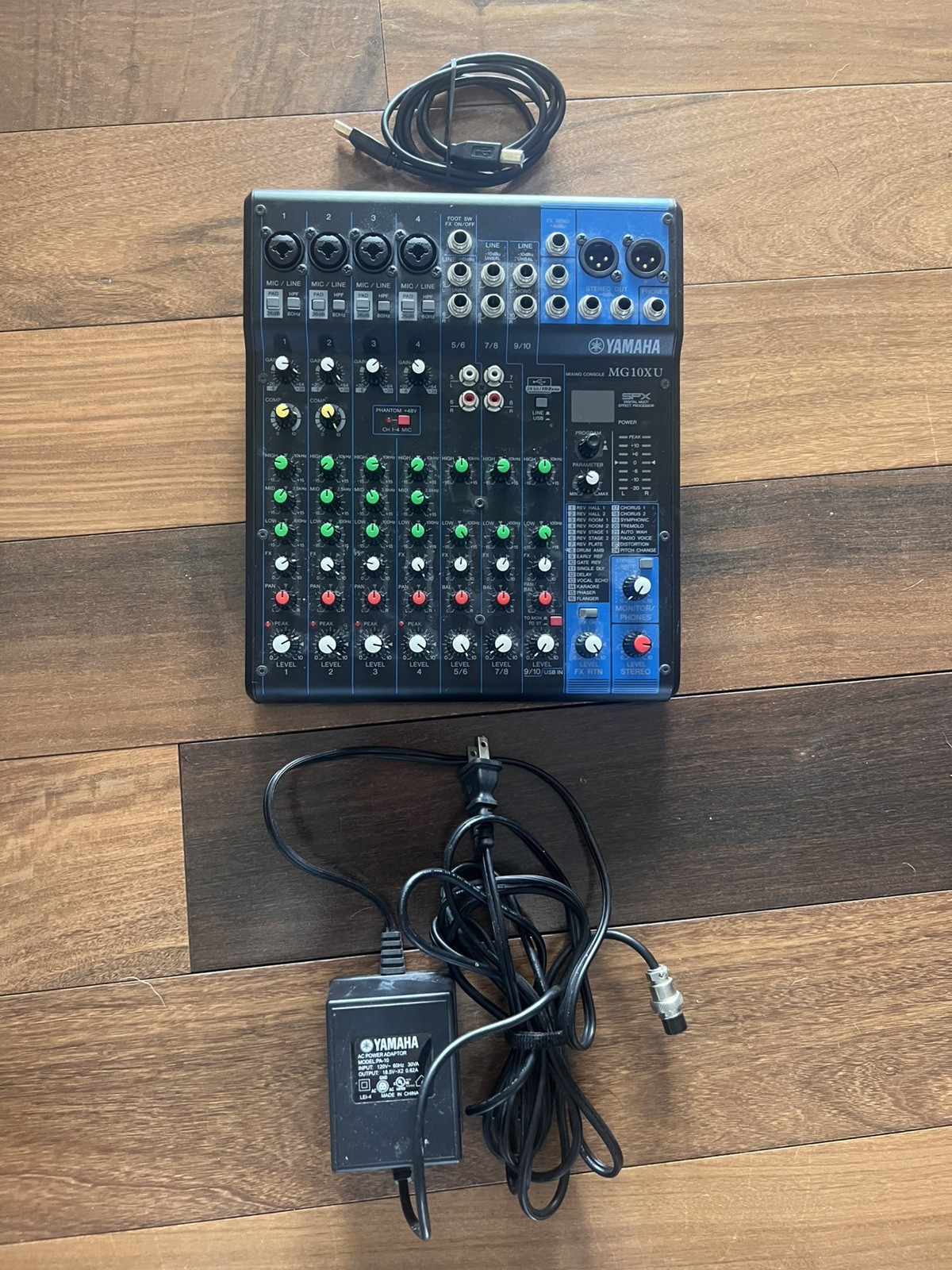 Yamaha MG10XU 10-Channel Mixing Console USB Audio Interface 