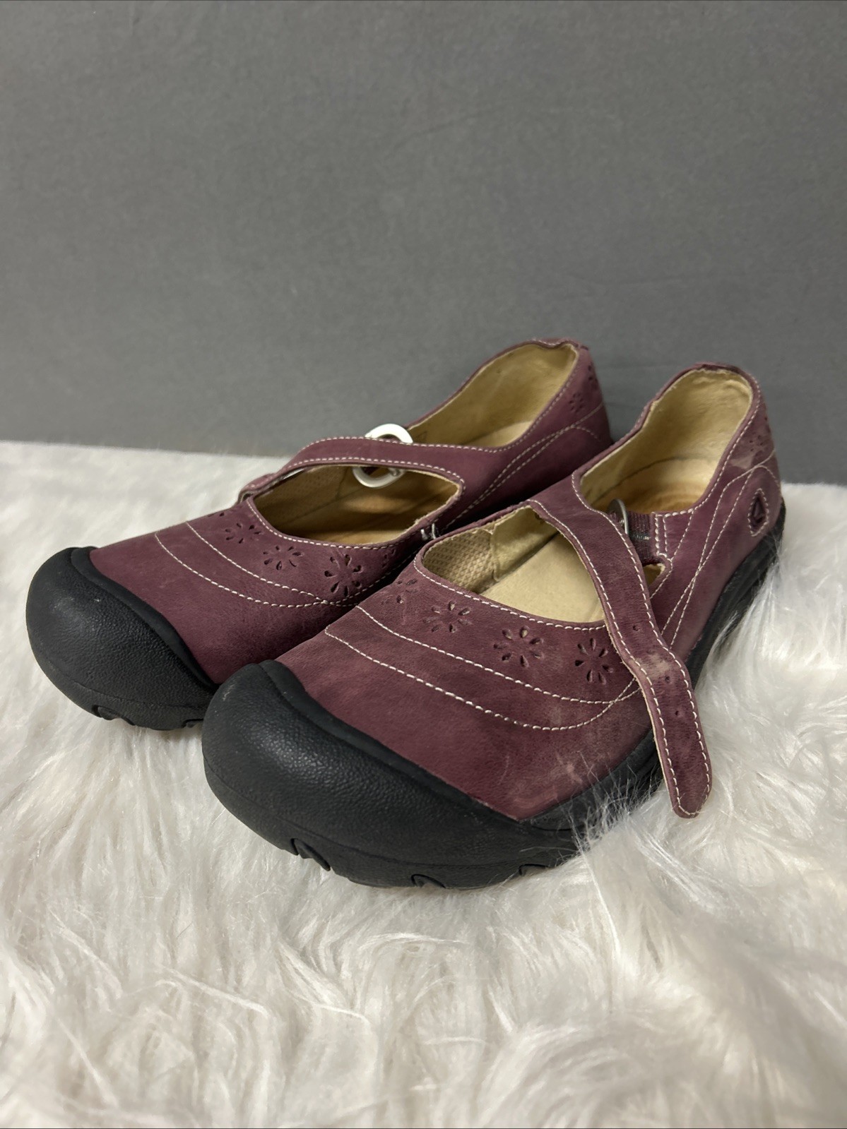 KEEN Purple Leather Mary Jane Women's 9.5 Shoes Closed Toe Slip On Comfort Flats