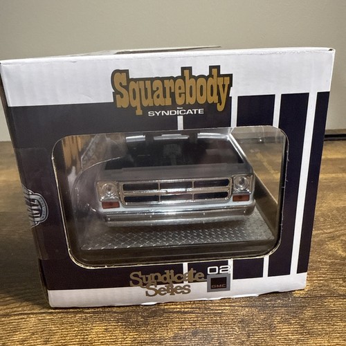 M2 Machines 1/24 Squarebody Syndicate 1976 GMC Sierra Grande 15 (NON CHASE) - Picture 3 of 7
