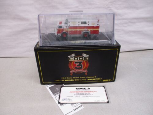 Code 3 FDNY Mack Rescue 2 1/64