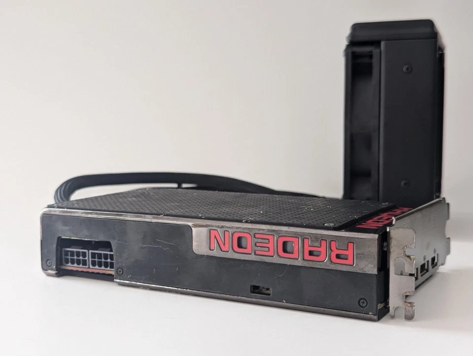 AMD Radeon R9 FURY X LIQUID COOLED GRAPHICS CARD - Image 3 of 4