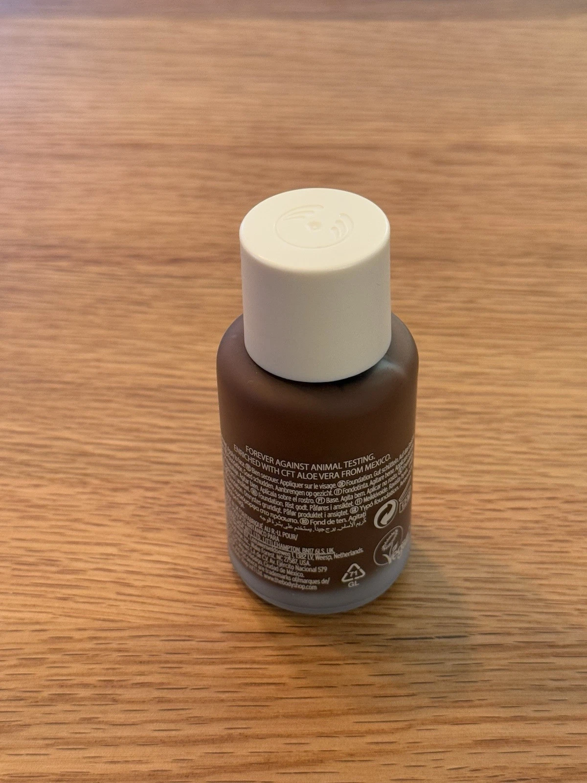 The Body Shop Fresh Nude Foundation Shade Rich 1W - Brand New 3