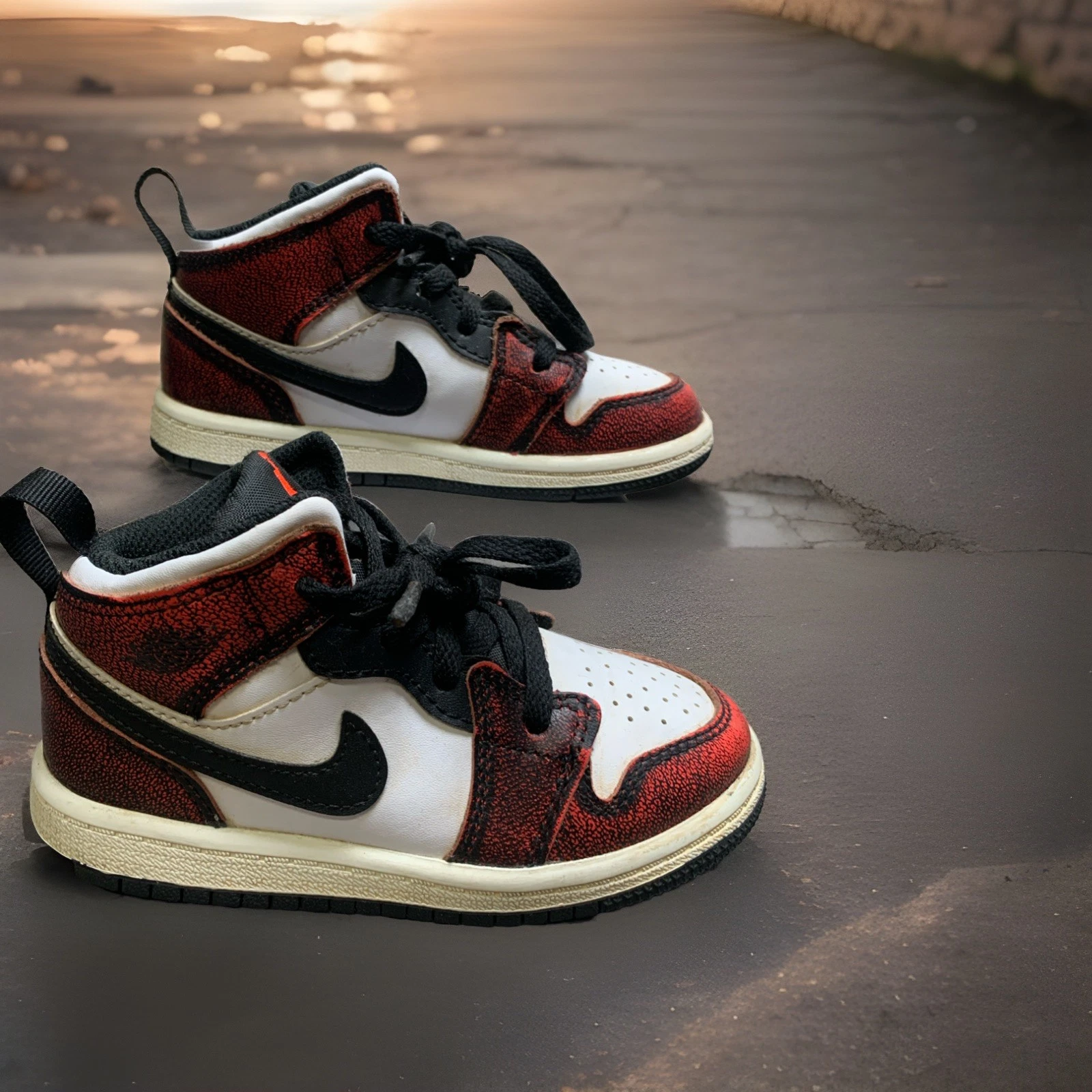 Jordan 1 Kids 9C - FB0567-006 - Wear Away Chicago EDITION