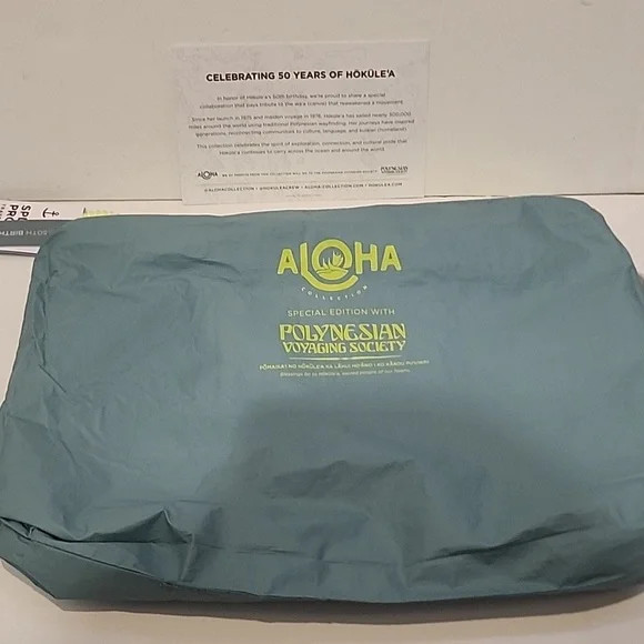 ALOHA Collection HOKULEA Mid Pouch Reversible Hawaiian canoe  display picture 3