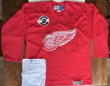 Detroit Red Wings Team Signed Jersey 2003–06 Era NHL Patch – Lidstrom Autograph