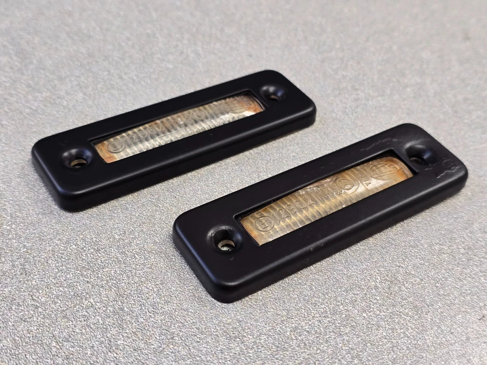 PAR DE LENTES DE LUZ DE MATRÍCULA ORIGINALES ORIGINALES USADAS PORSCHE 928 CON BISELES #8 Foto 2 de 4