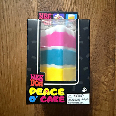 100% AUTHENTIC NeeDoh Peace O  Cake NEW IN BOX RARE HTF Schylling Squishy