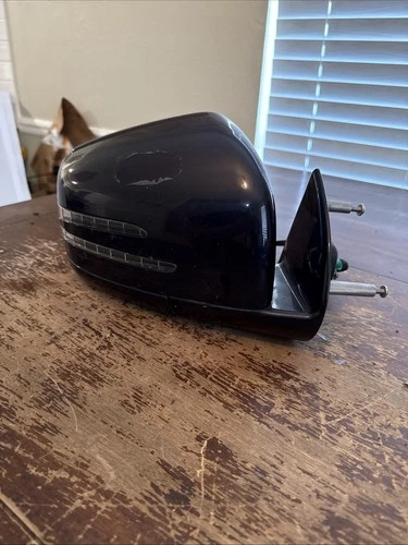 2011-2014 Mercedes ML350 Right Passengers Side  Door Mirror In Dark Blue  OEM. U