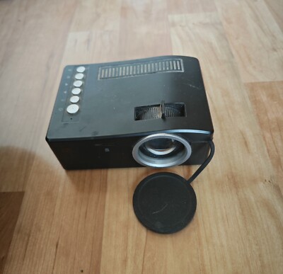 Projektor UC18 Portable Digital LED Projector AV VGA USB E4