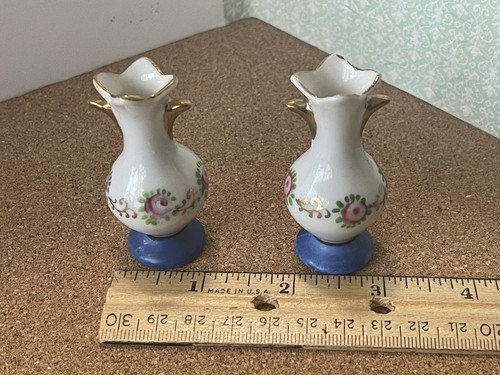 Miniature Mid-Century Porcelain Vase Made in Japan - Picture 9 of 9