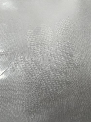 Tovaglia vintage tessuto Vera Neumann bianco su bianco floreale damascato 52x70 oblunga - Foto 2 di 4