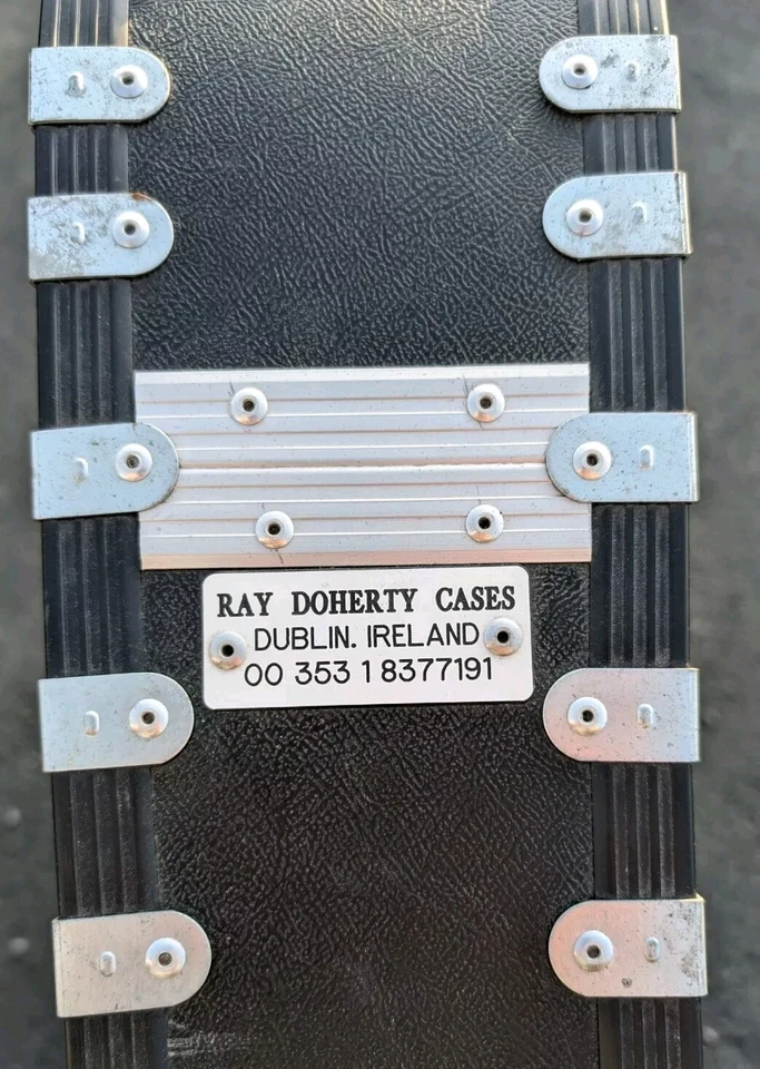 Estuche de viaje para instrumentos de arpa Ray Doherty Dublín Irlanda carcasa rígida y ruedas negro Foto 3 de 4