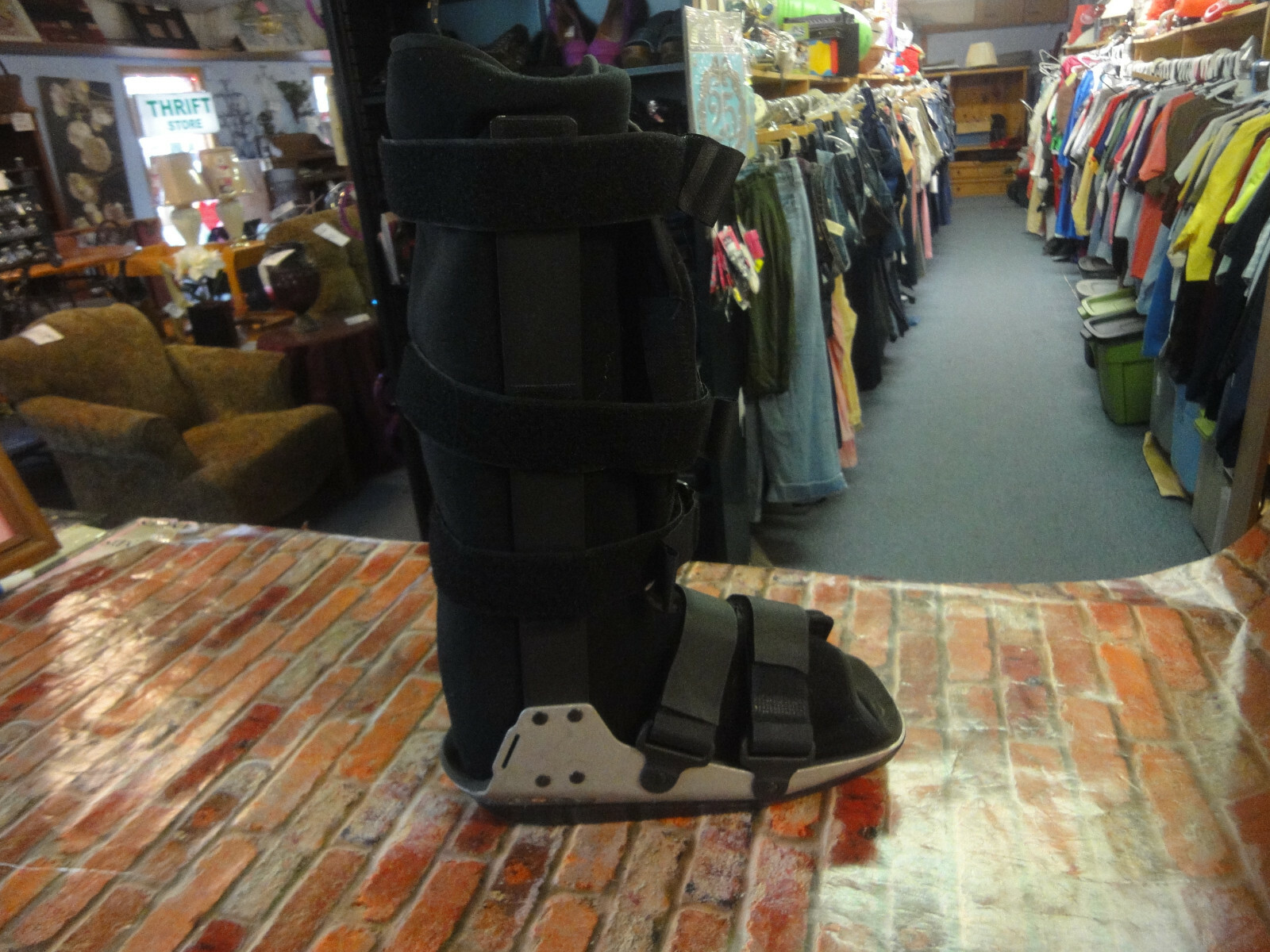 Bledsoe ortho boot adult Large foot ankle leg support pump in front