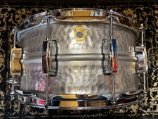 Ludwig 6.5" x 14" Acrophonic Hammered Special Edition Snare Drum LA405K