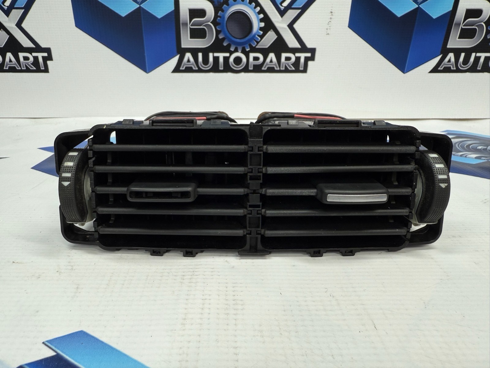 2010 LAND ROVER RANGE ROVER HSE Center Console Air Vents LRGJBD500220PUY OEM .