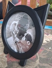 Isaac Jacobs Black Cat Picture Frame Ears Plastic Round Modern Kitty Trendy
