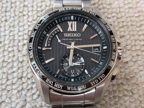 Seiko Brightz 8B54-0AW0 SAGA145 World Temps Jour Date Solaire Homme Montre Auth - Photo 3 sur 8